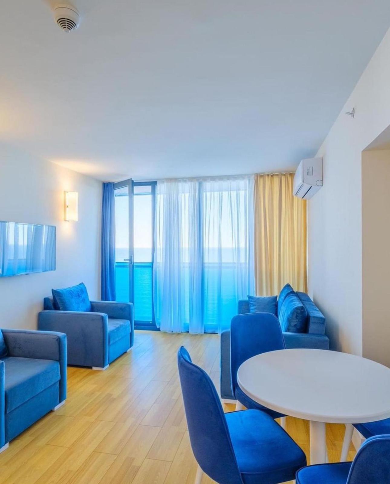 Luxury Panorama Sea View Apartment & Central バトゥーミ エクステリア 写真
