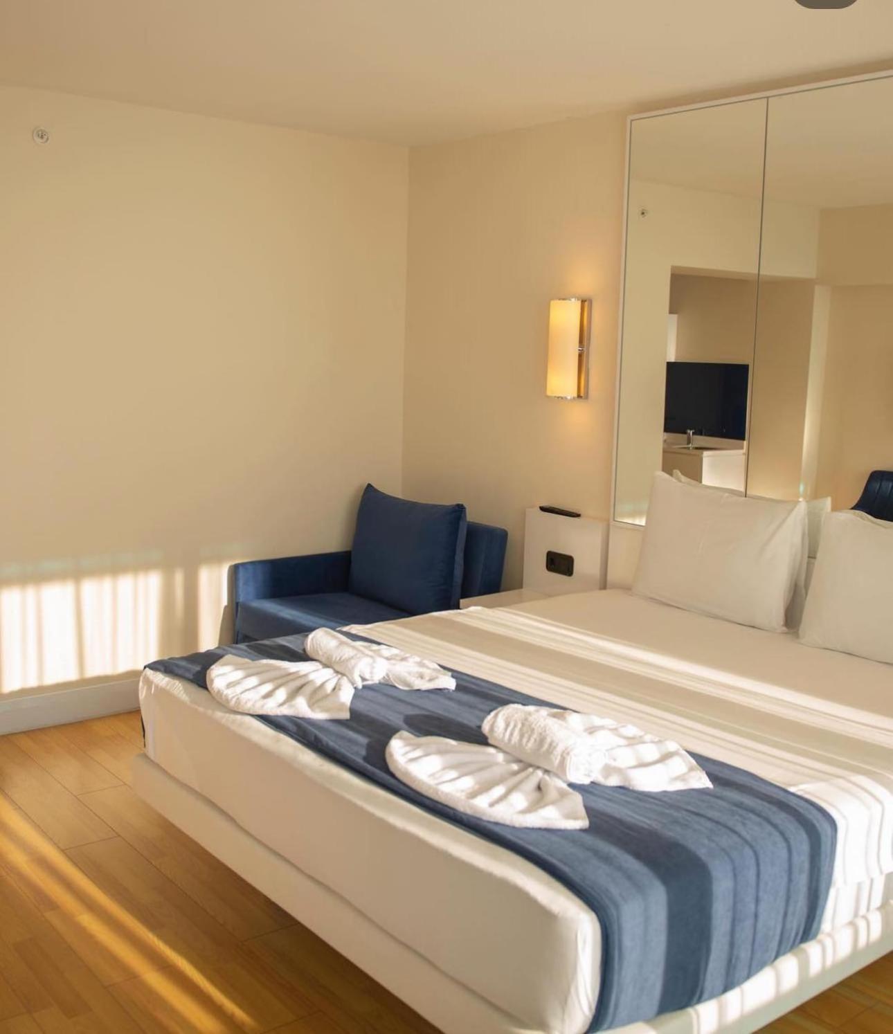 Luxury Panorama Sea View Apartment & Central バトゥーミ エクステリア 写真