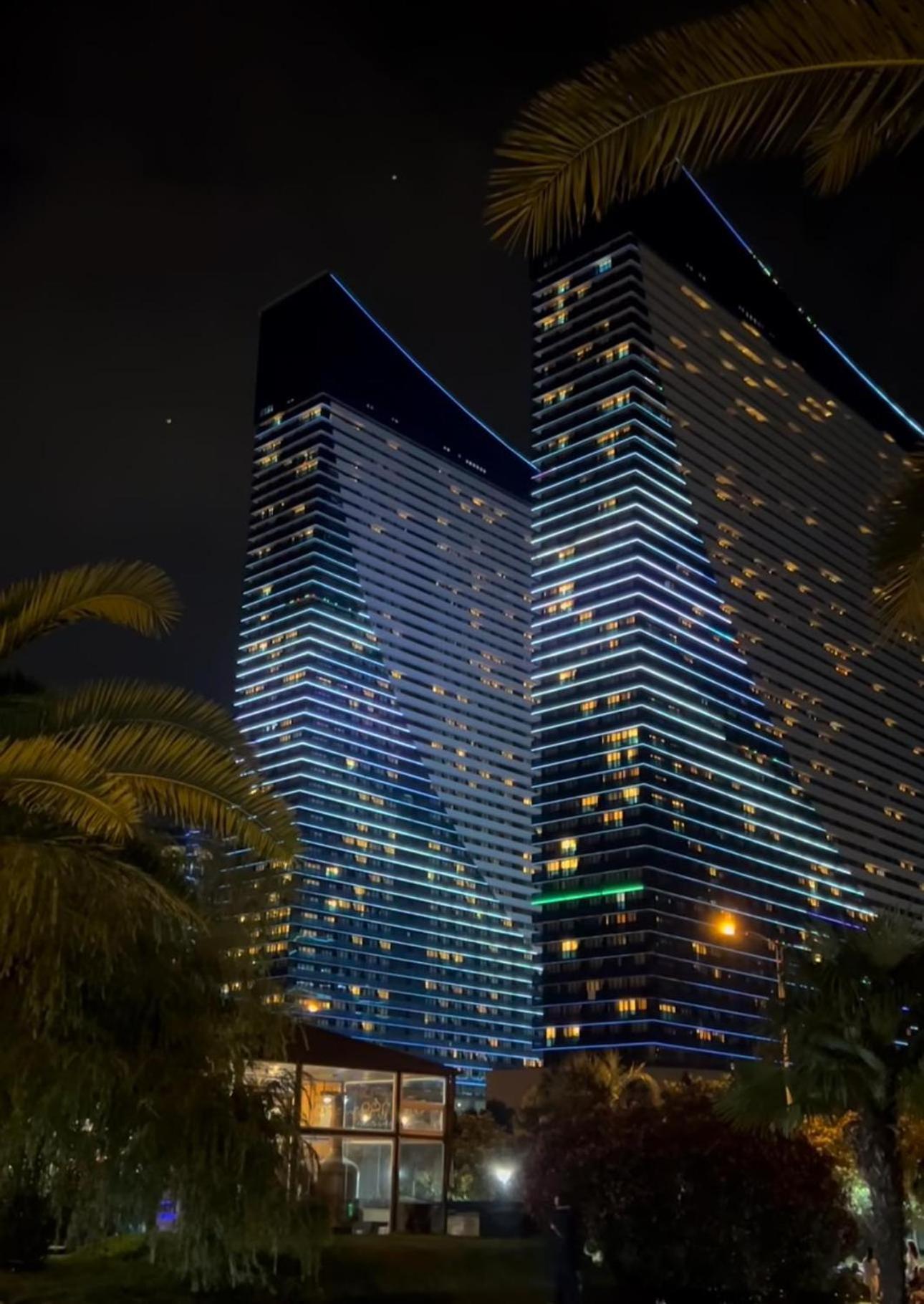 Luxury Panorama Sea View Apartment & Central バトゥーミ エクステリア 写真